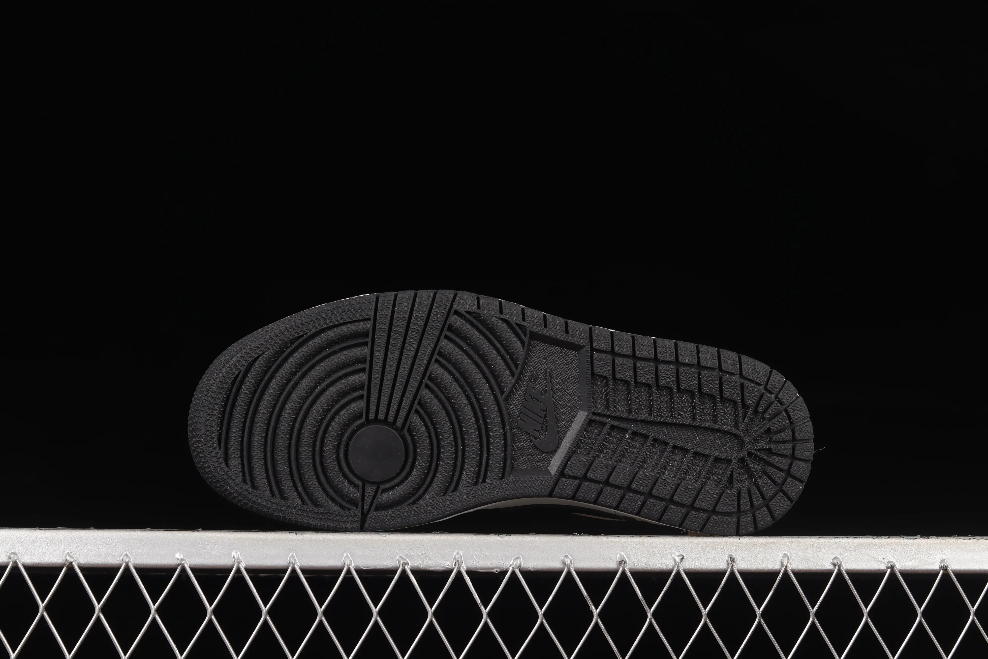 All categories Air Jordan Jordan series basketball shoes Air Jordan 1 Mid G version pure original Air Jordan 1 Mid AJ1 Joe 1 milk white coconut milk China basketball shoes BQ6472-121